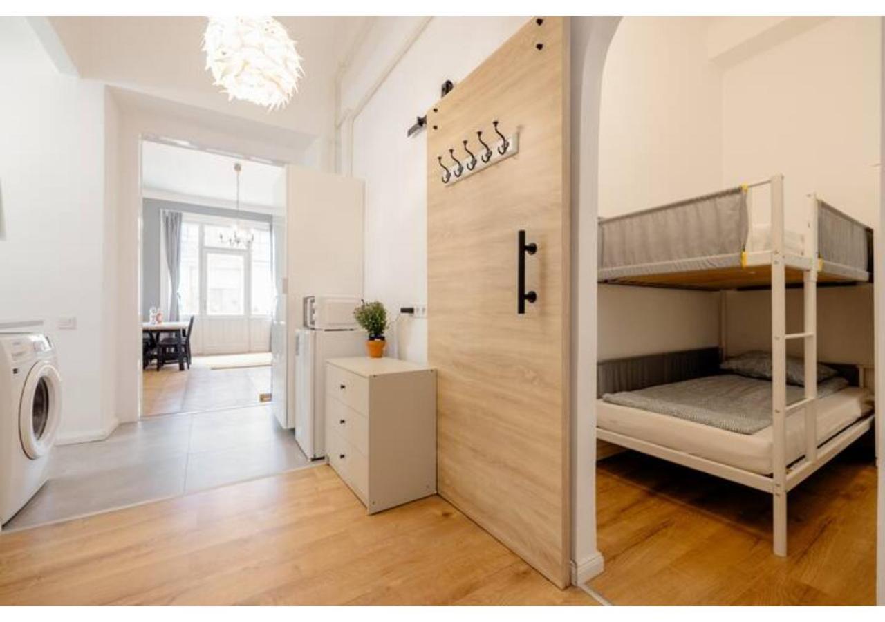 Downtown With Balcony Apartment Budapest